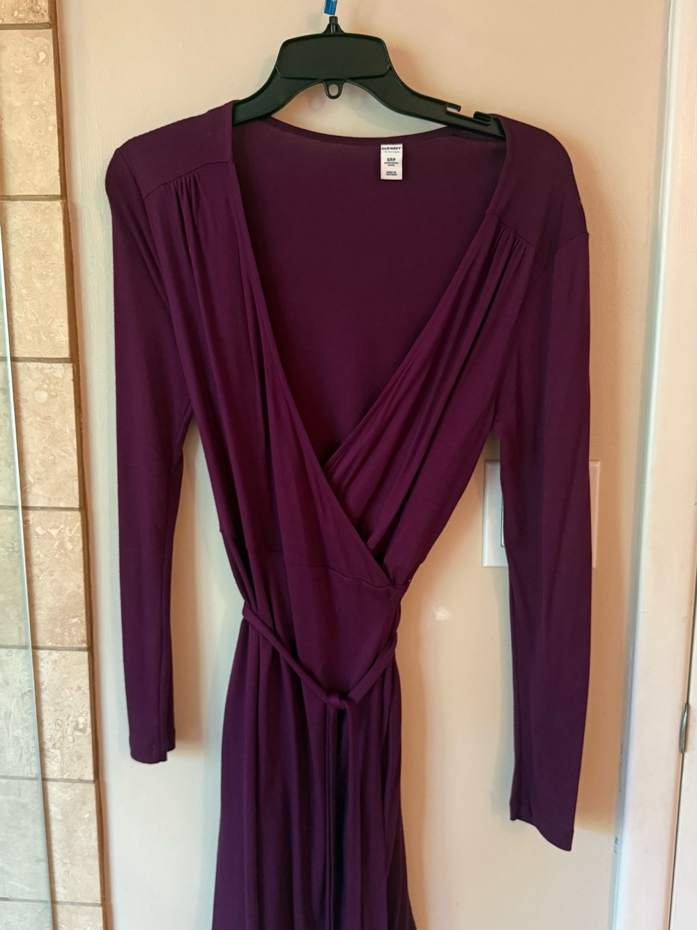 Old Navy Women’s Wrap Dress in Deep Plum long sleeve size small